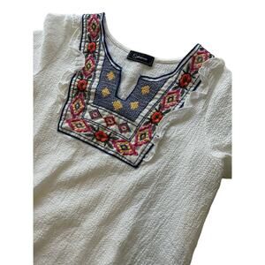 Swagger White Embroidered Top Size Small
